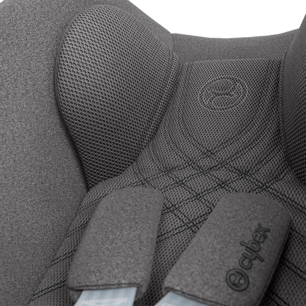 Cybex, Cloud T i-Size Infant Car Seat, Plus Fabric at Bygge Bo Baby &